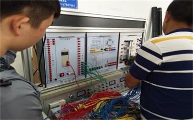 郑州发达技术学校-PLC编程控制培训